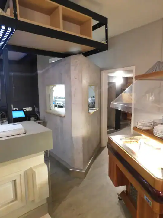 Εσωτερικό καταστήματος – Βιτρίνες
