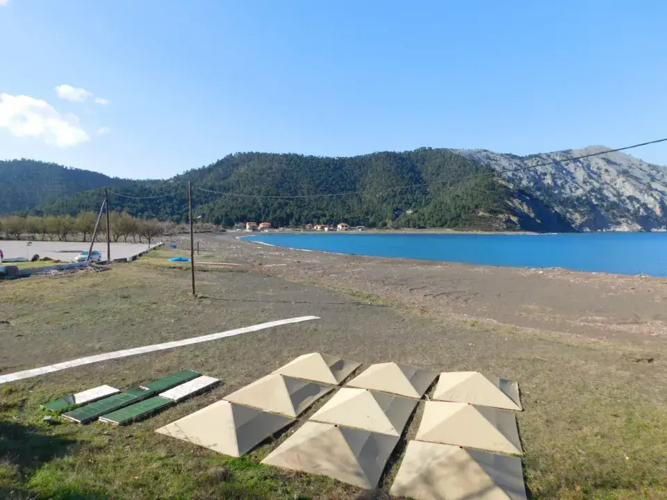 Ακτή και βουνά
