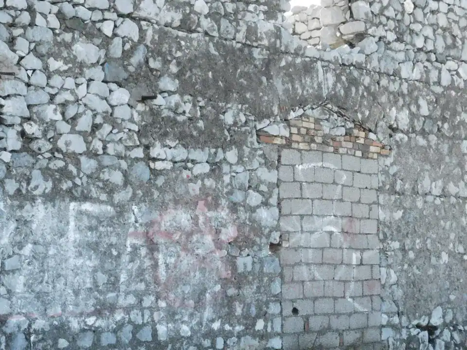 Πέτρινος τοίχος
